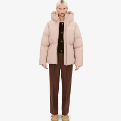 Dame Maddie Jakke Rose